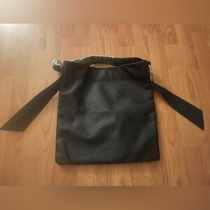 NWt Cluci black shoulder purse